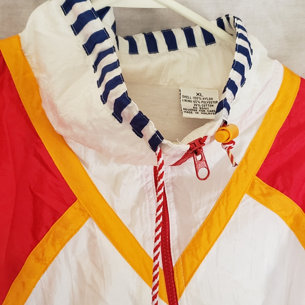 Vintage 1980's Retro Throwback Windbreaker. Lightweight. Red And White - Picture 4 of 6